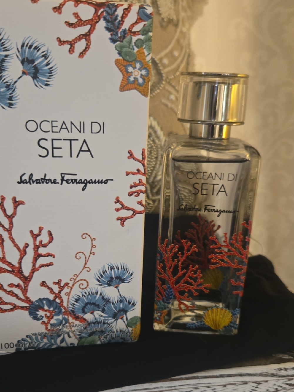 BRAND NEW Salvatore Ferragamo Oceani di Seta -